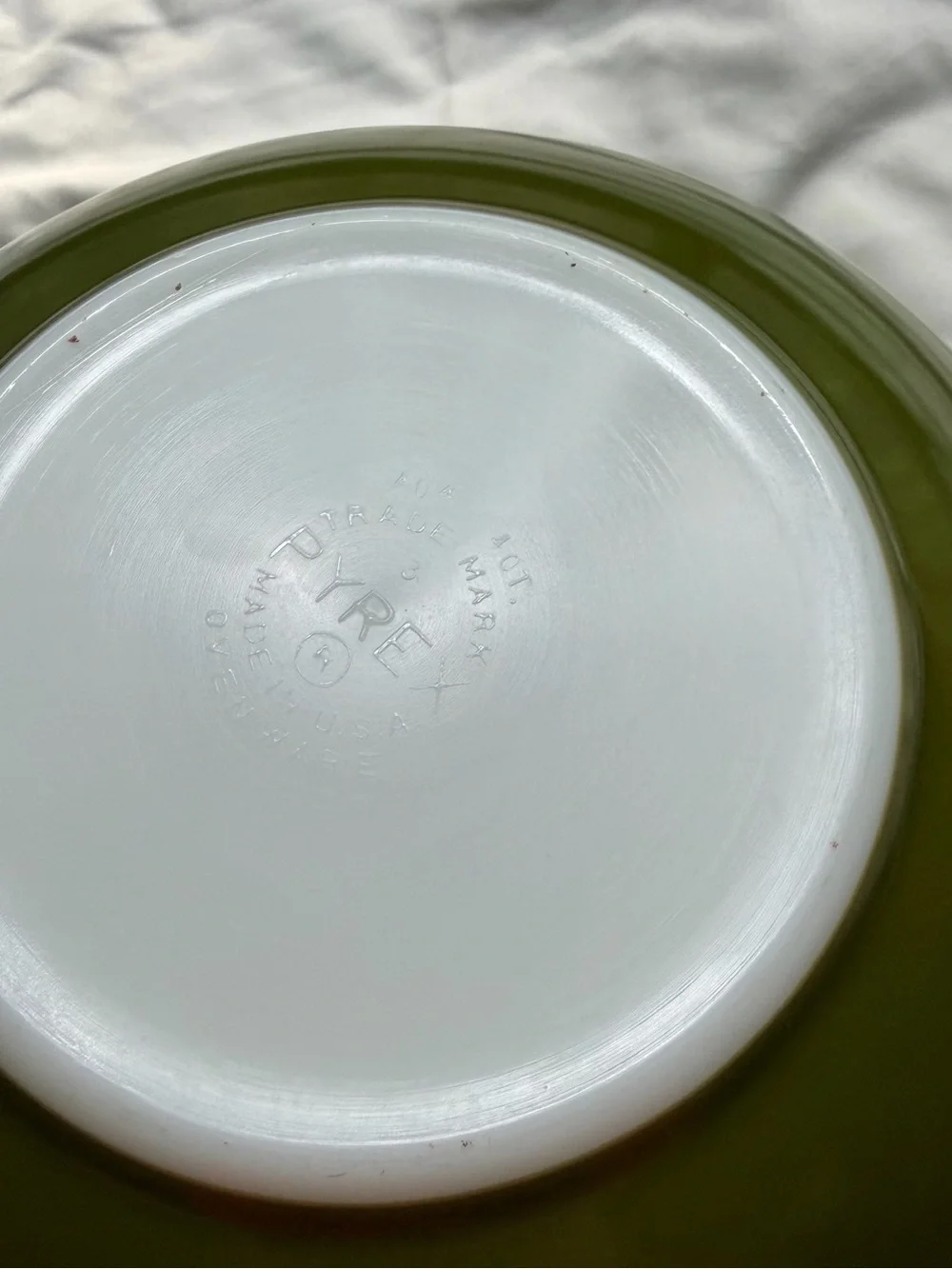 Vintage Pyrex 401–404 Nesting Mixing Bowl Set Green Yellow MCM
